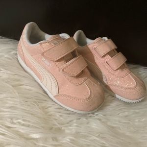 Pink glittery pumas